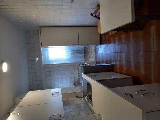 Inchiriez apt 3 cam Bucuresti Piata 1 Mai bucatarie mobilata 500 euro