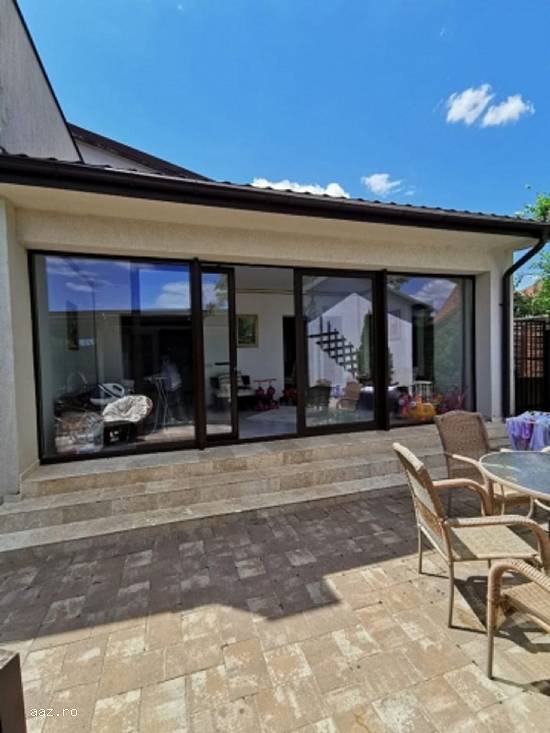 Vila 423mp,  LUX,  Otopeni,  IF,   550000 euro