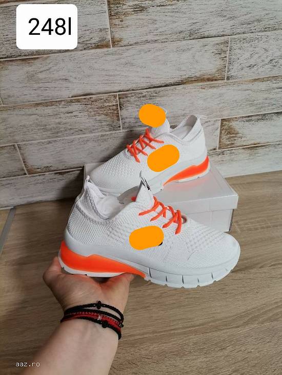 Adidasi