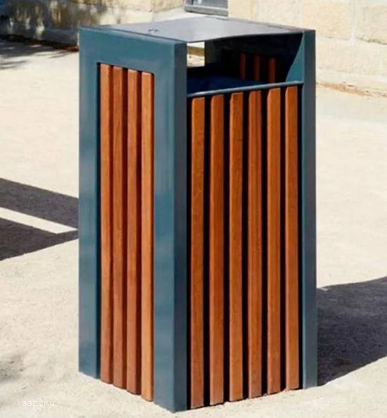 cos de gunoi din metal cu rigle din lemn C08