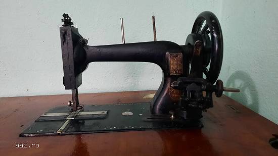 Vand masina veche de cusut Schutz Marke
