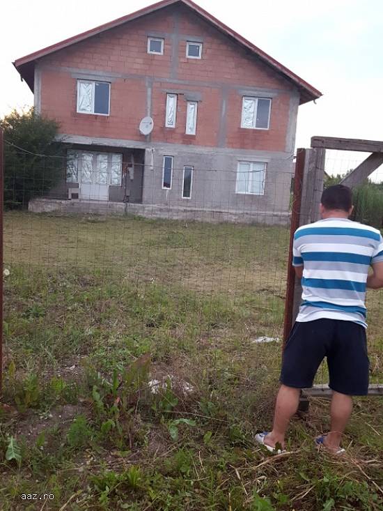 Vând vilă în Cornetu