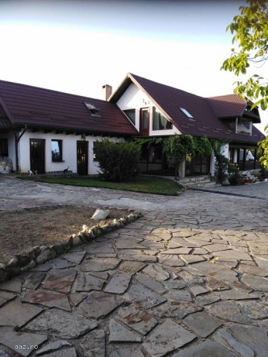 Vila 350 mp,   Almas,   Neamt,   280000 euro