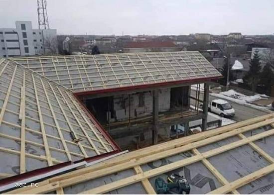 Firma pentru Acoperiș
