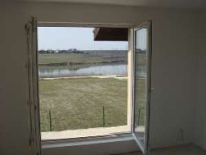 vila de vanzare la 100m fata de lac Darvari