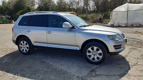 - Volkswagen Touareg -