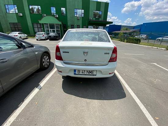 - Autoturism Dacia Logan -
