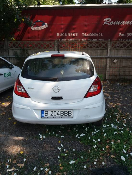 Autoturism Opel Corsa.