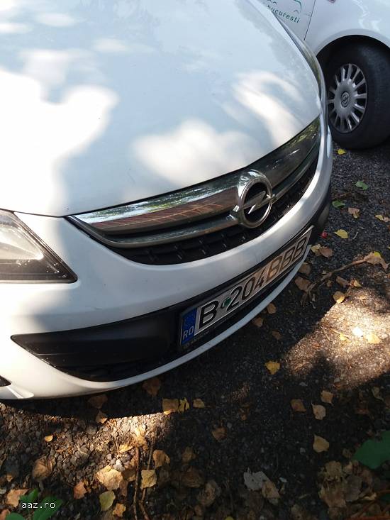Autoturism Opel Corsa.