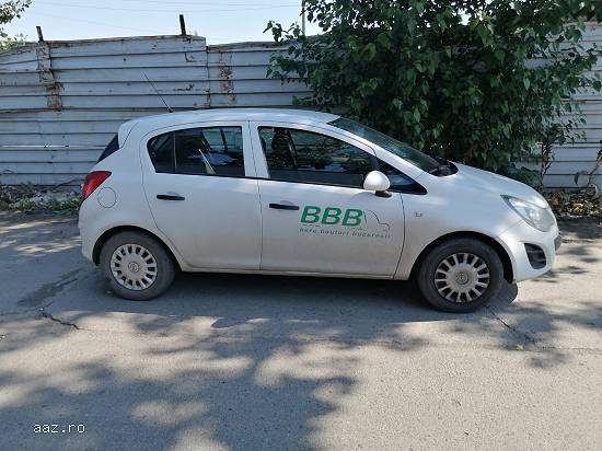 .Autoturism Opel Corsa..