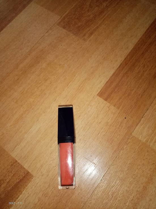 Ruj lichid Estee Lauder