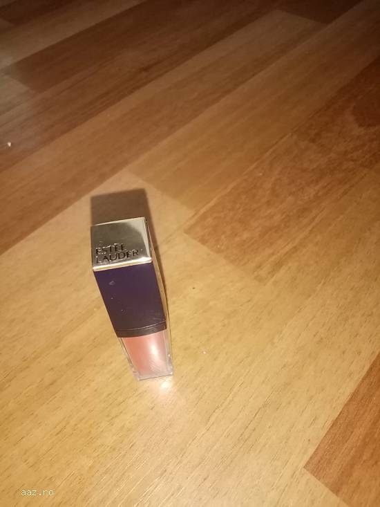 Ruj lichid Estee Lauder