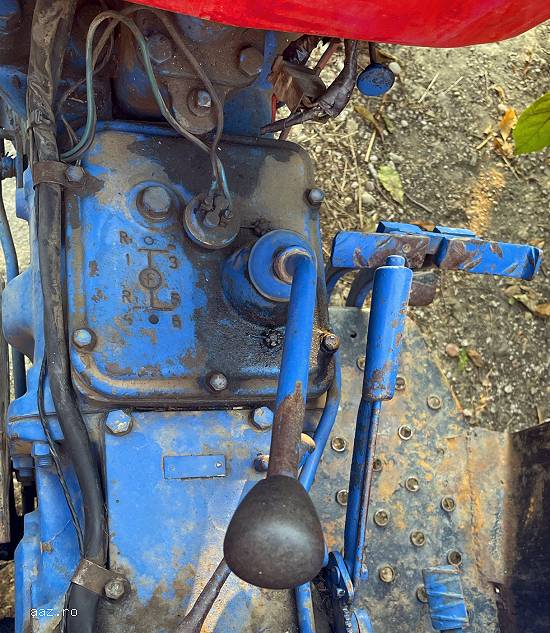 Tractor Universal 445 in stare perfecta de functionare