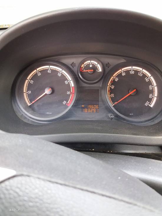 Autoturism OPEL CORSA!! :