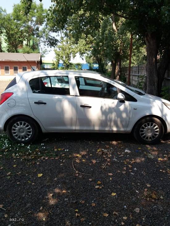 Autoturism OPEL CORSA!! :