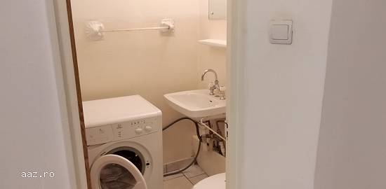Dau in chirie apartament 3 camere zona Panduri