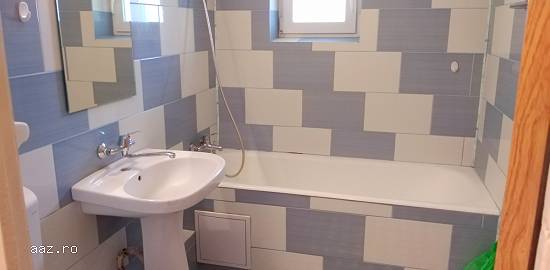 Dau in chirie apartament 3 camere zona Panduri