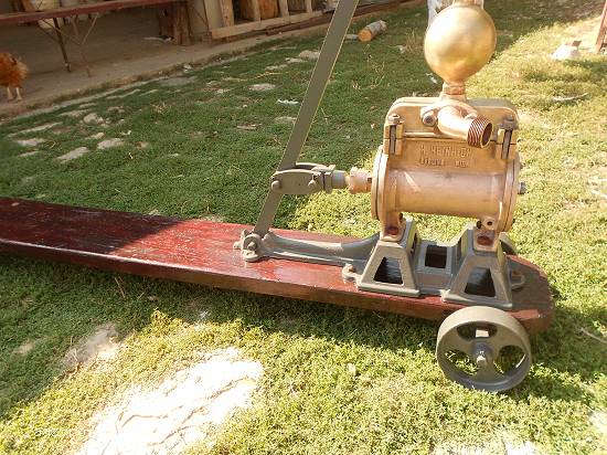 Pompa manuala din bronz- alama de tras vinul anii 1900 !!!