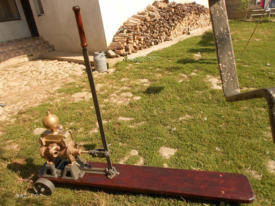 Pompa manuala din bronz- alama de tras vinul anii 1900 !!!