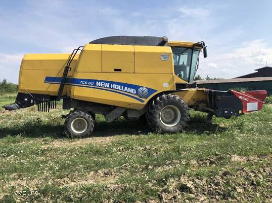 Lichidator judiciar vand Combina New Holland TC5.80 + accesorii >