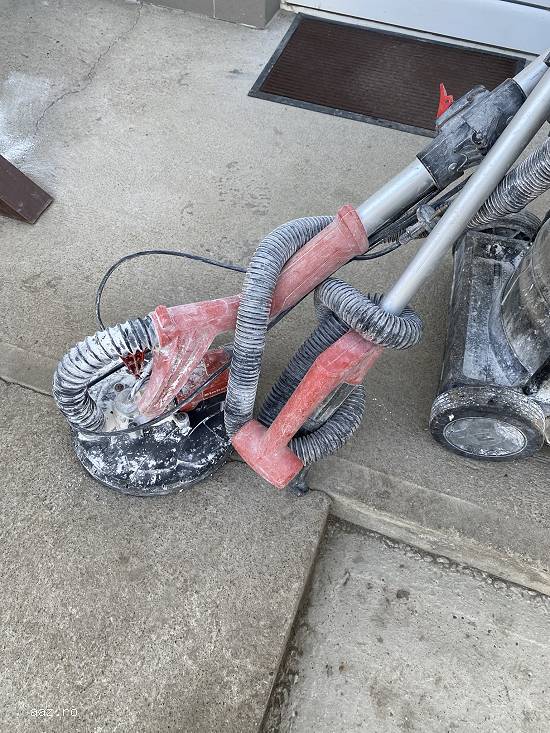 Slefuitor pereti cu brat telescopic,  