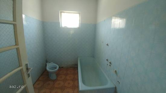 Proprietate imobiliara formata din teren si constructii - Seini