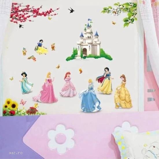 Sticker copii STICKERE DECORATIVE de perete cu PRINTESE Disney la castel IEFTINE