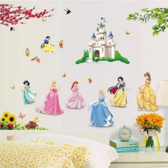 Sticker copii STICKERE DECORATIVE de perete cu PRINTESE Disney la castel IEFTINE