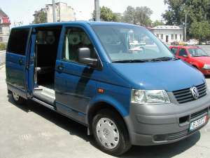 inchiriez microbuz 8+1 vw t5