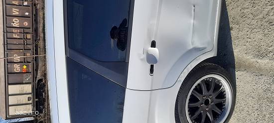 Vând Ford focus