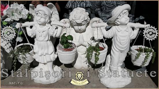 Set statuete copii cu gălețile,    alb marmorat,    model S38-S39.