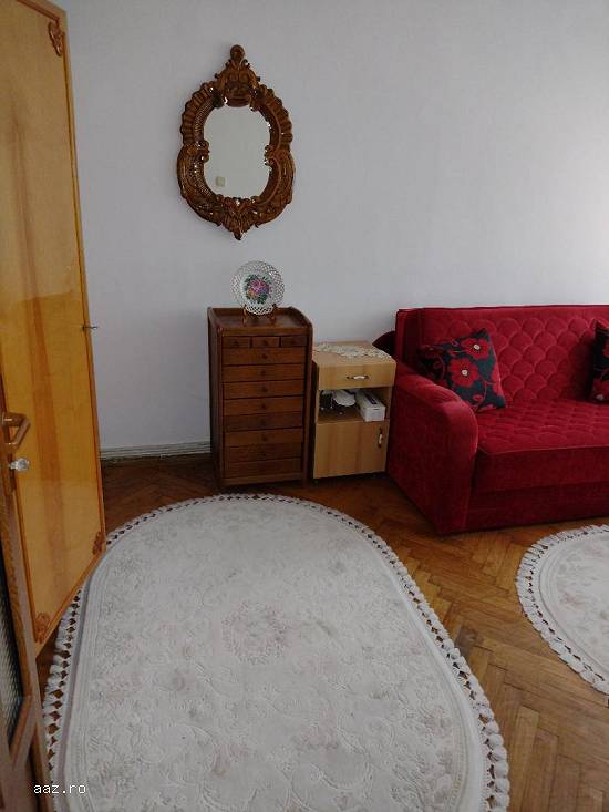 Apartament 3 camere,   decomandat