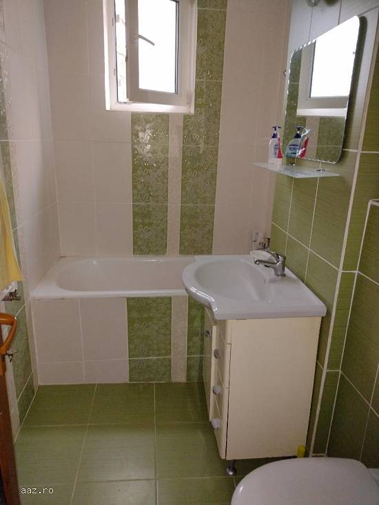 Apartament 3 camere,   decomandat