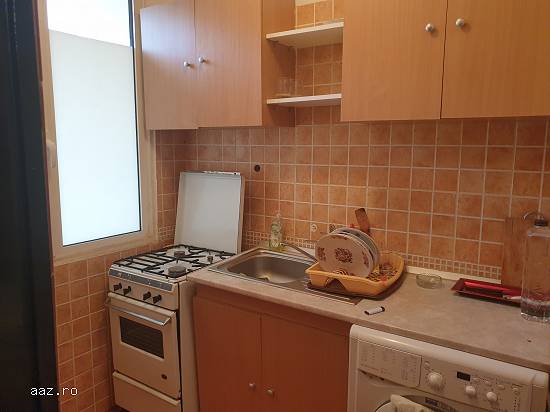 Proprietar,    garsoniera metrou Titan