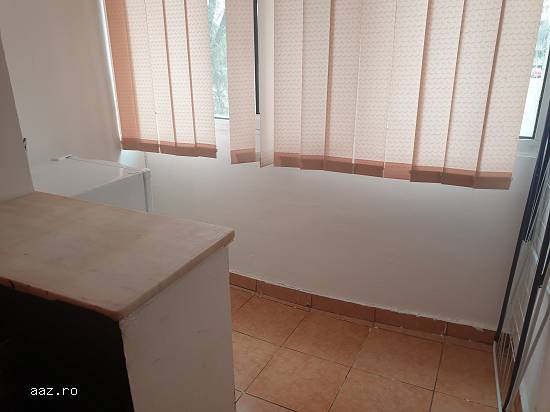 Proprietar,    garsoniera metrou Titan