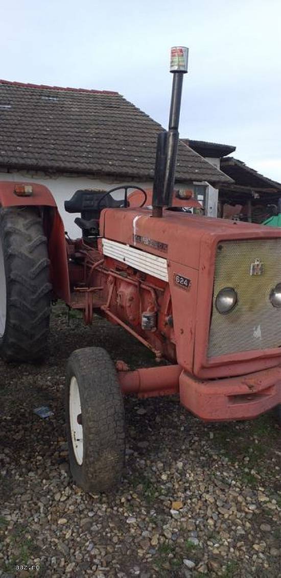 Tractor International 624