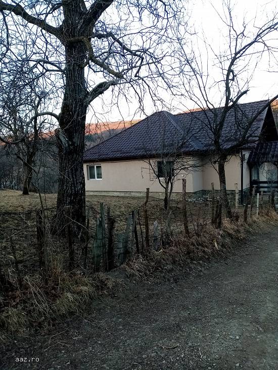 Vând teren intravilan