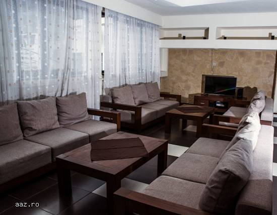 Pensiune 13 camere duble Caciulata Manastirea Cozia 570.000 euro