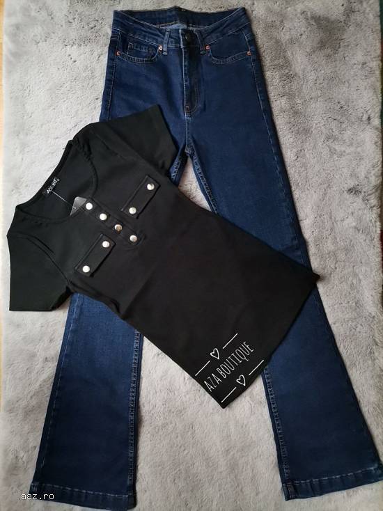 Set dama blugi evazati si tricou capse