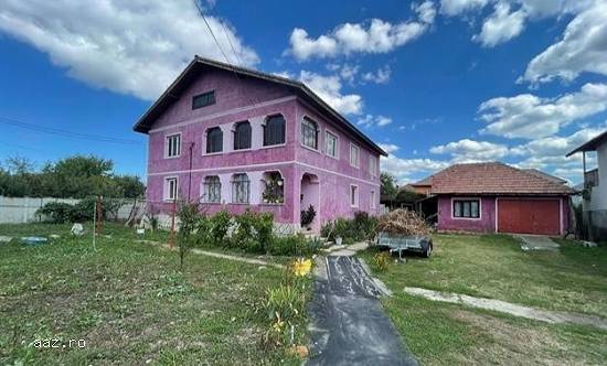 Casă la stradă Iași Gorj E79 suprafață totală 580m