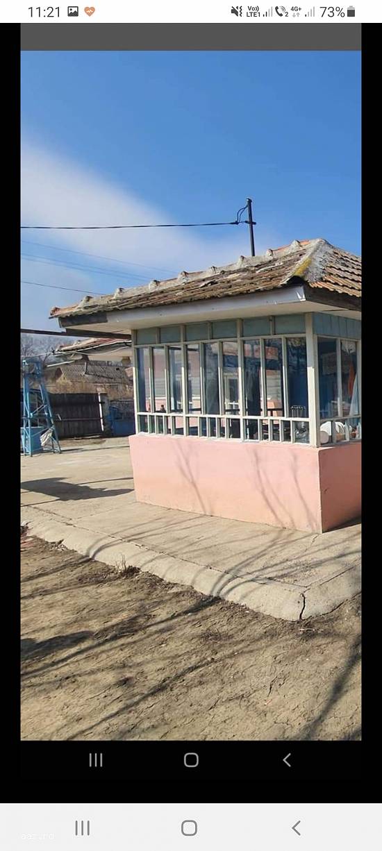 Casă bătrânească cu teren. Localiatatea Râșești 3720m pătrați lângă vama Albița si raul