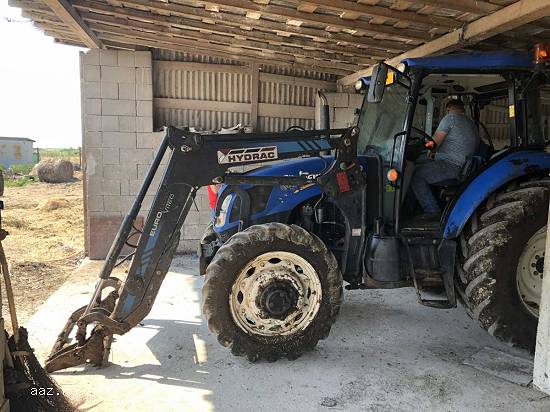 . Tractor New Holland TD5.105 T3 .