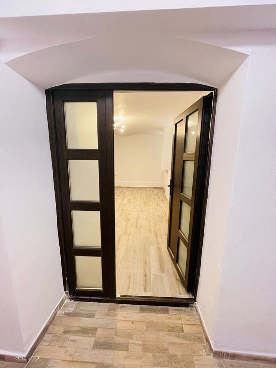 inchiriez spatiu comercial central