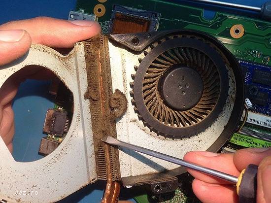 Reparatii Laptop Calculatoare instalare Windows schimbat piese defecte