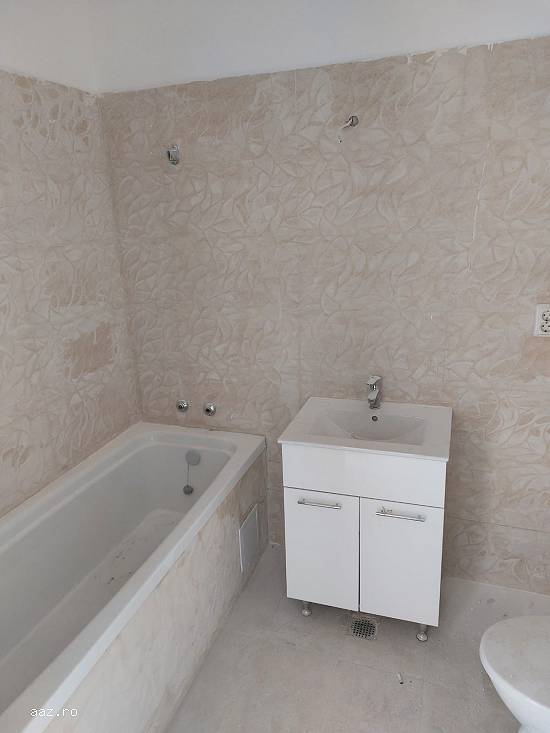 Vand apartament 2 camere Militari Residence,  42000E cash,  50mp
