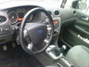 Vand Ford Focus sau predau leasing