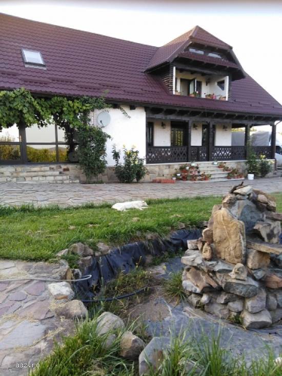Vila 360mp,   curte 9600mp,   Almas,  Neamt,   280000 euro