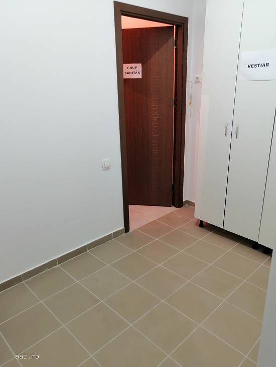 Proprietar închiriez stradal spațiu comercial