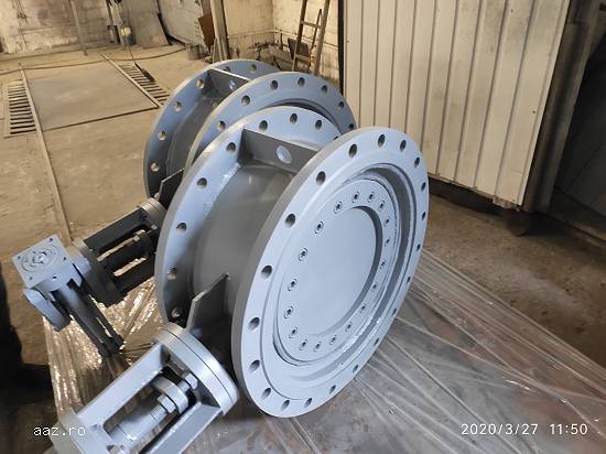 Triple-eccentric butterfly valve 32с930нж Dn 300 Pn 25