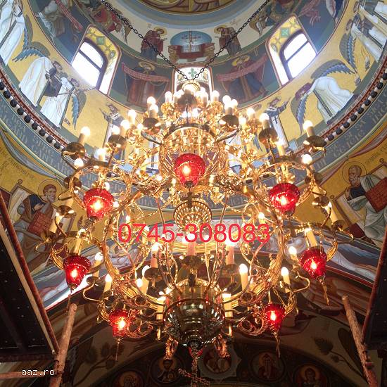 Candelabre mari Policandre biserică